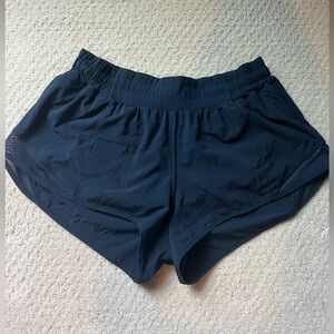 NWOT Lululemon Hotty Hot Lined Short